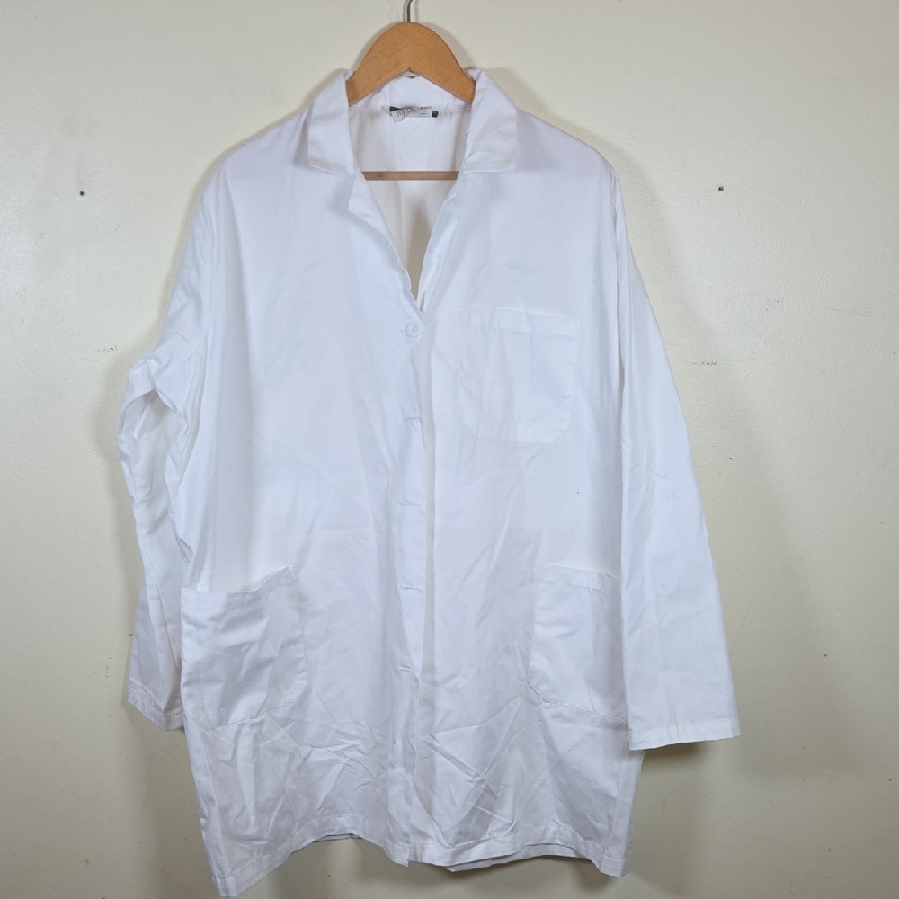 Uniform Advantage White Lab CoatUniform Advantage UA Scrubs 2XL White Lab Coat